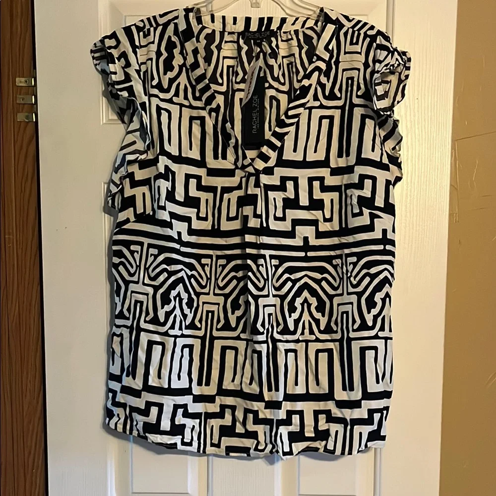 Black and White Geometric Print Top - Picture 1 of 4